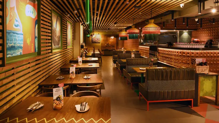 Nando's Menu UK 20 Ambiance